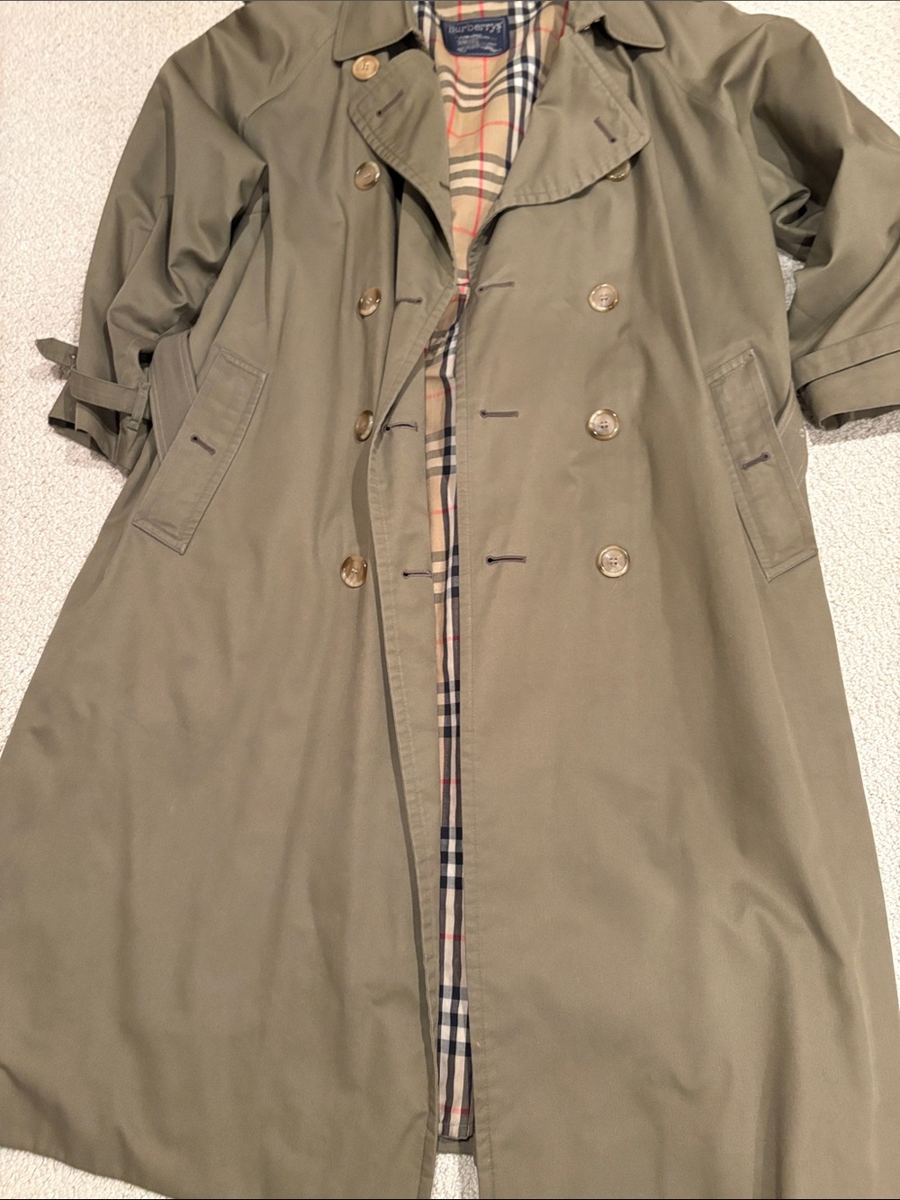Burberrys Olive Khaki Trench Coat with Signature Check Lining